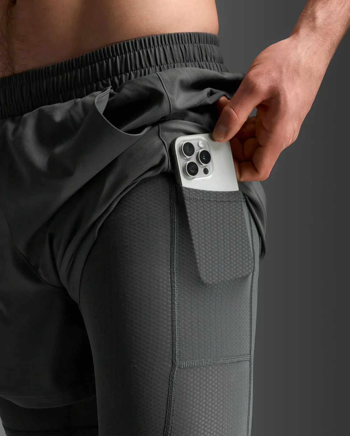 2XU Aero Mesh 2-in-1 5 Inch shorts Men's - Image 18