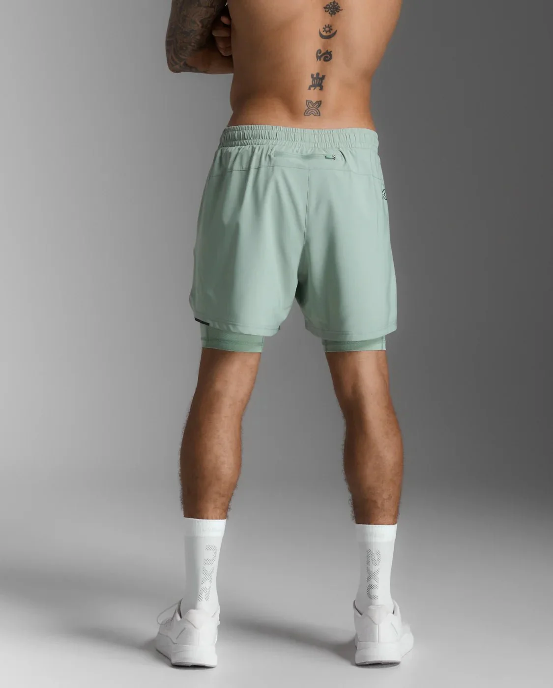 2XU Aero Mesh 2-in-1 5 Inch shorts Men's - Image 3