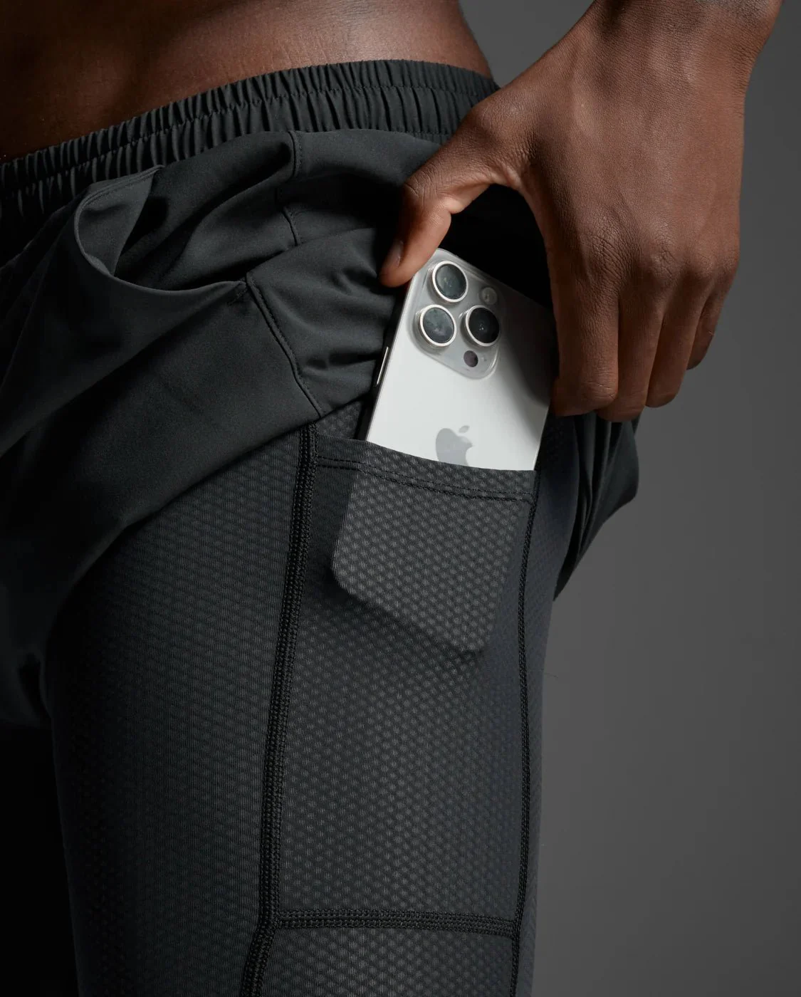 2XU Aero Mesh 2-in-1 5 Inch shorts Men's - Image 8