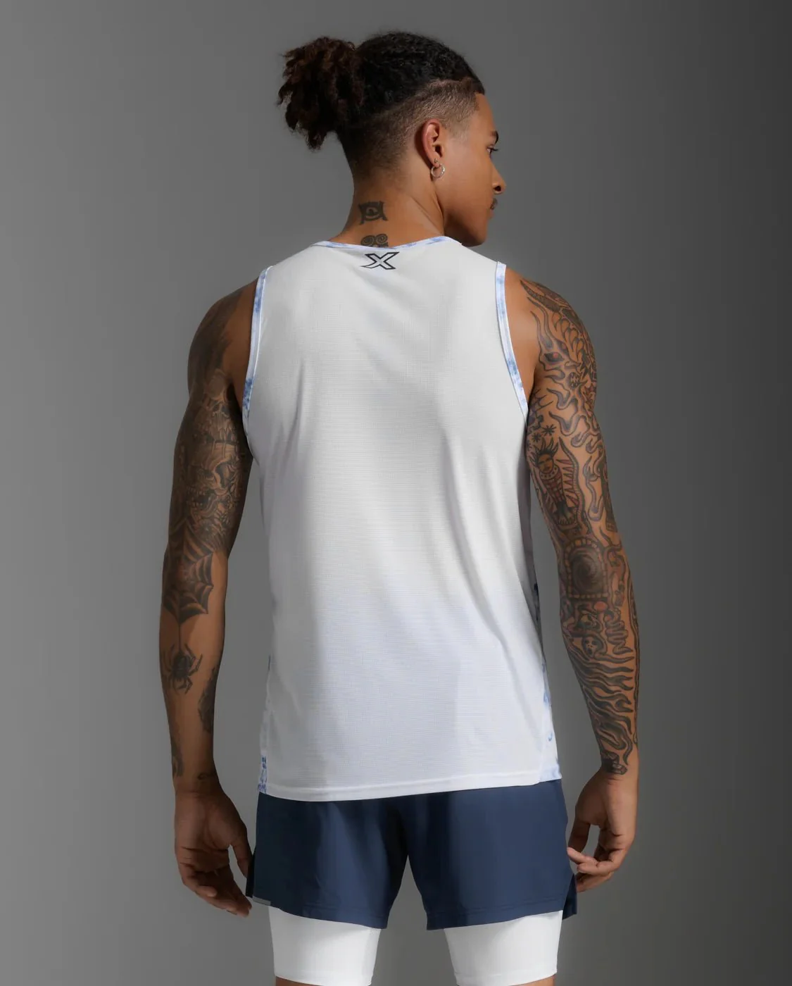 2XU Men's Aero Tank - Image 15
