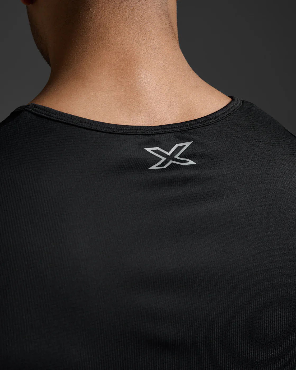 2XU Men's Aero Tank - Image 8