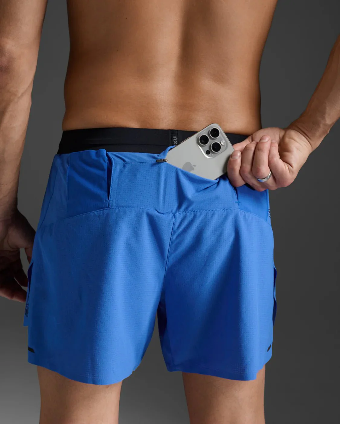 2XU Men's Light Speed Stash 5 Inch Short - Image 5