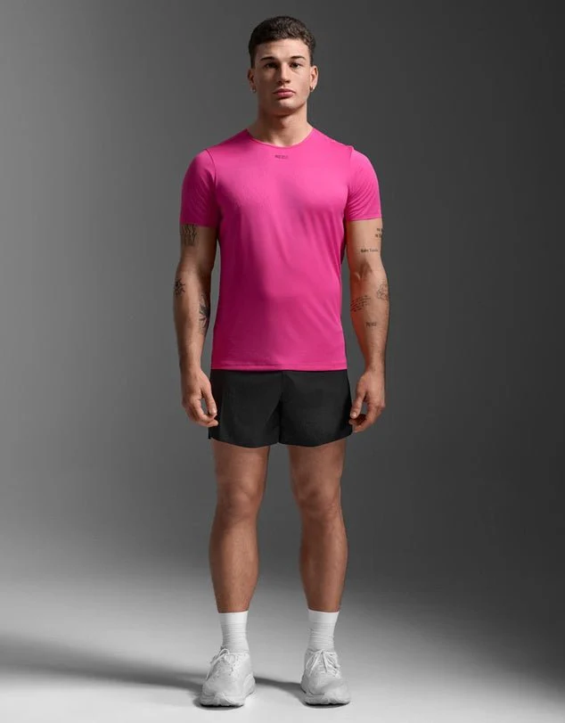 2XU Men's Light Speed Tech Tee - Image 11