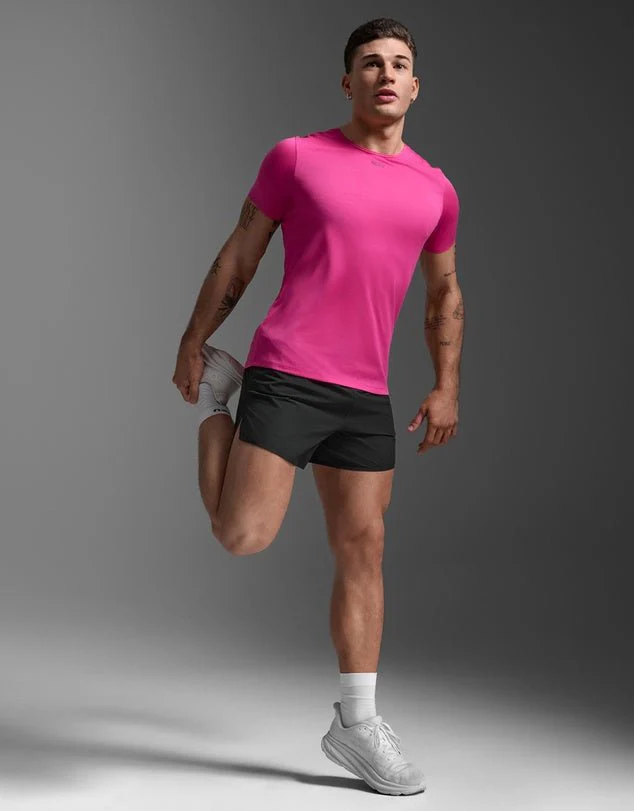 2XU Men's Light Speed Tech Tee - Image 12