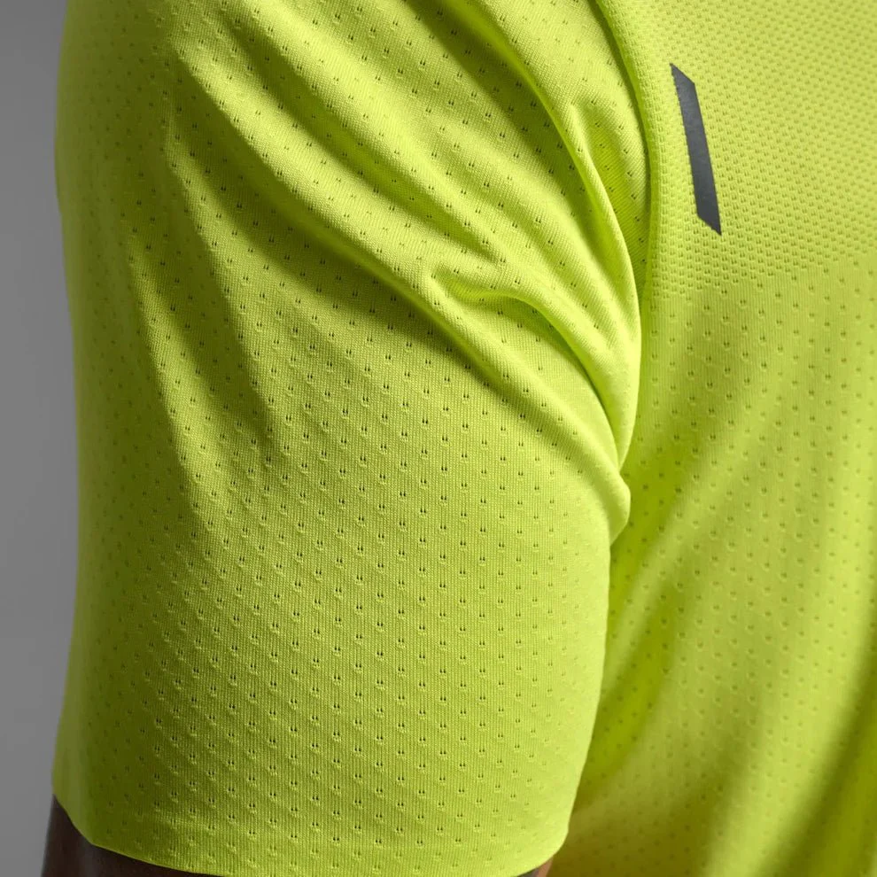 2XU Men's Light Speed Tech Tee - Image 6