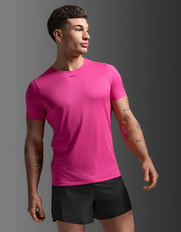 2XU Men's Light Speed Tech Tee - Image 9