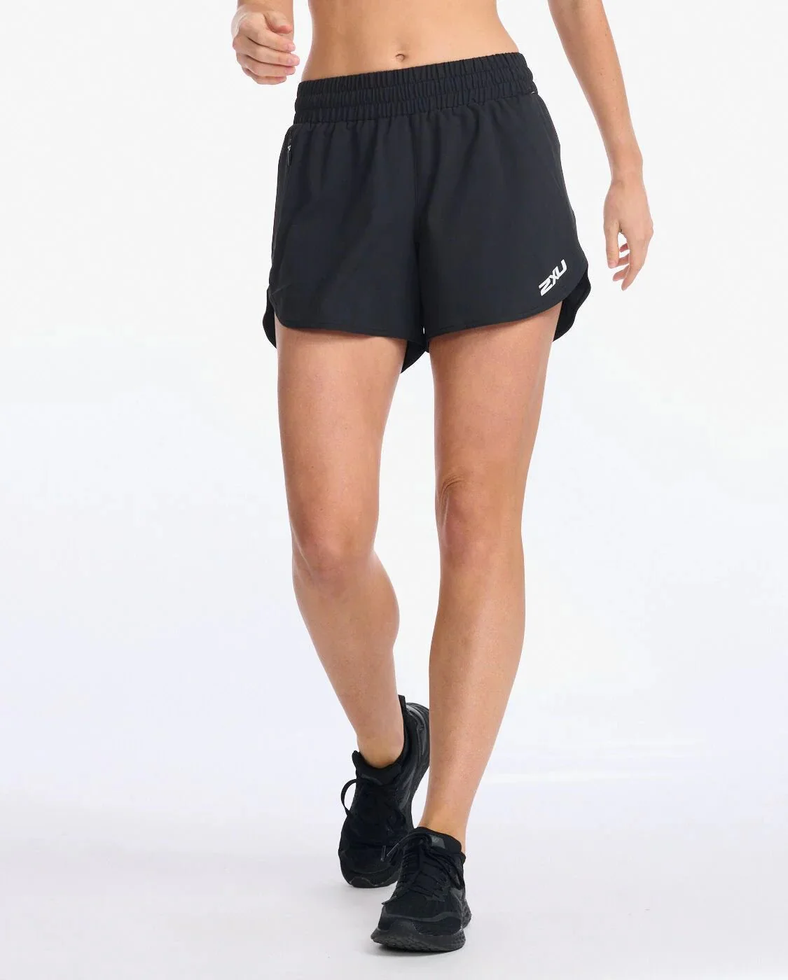 2XU Women's Aspire 5 Inch Short - Image 4