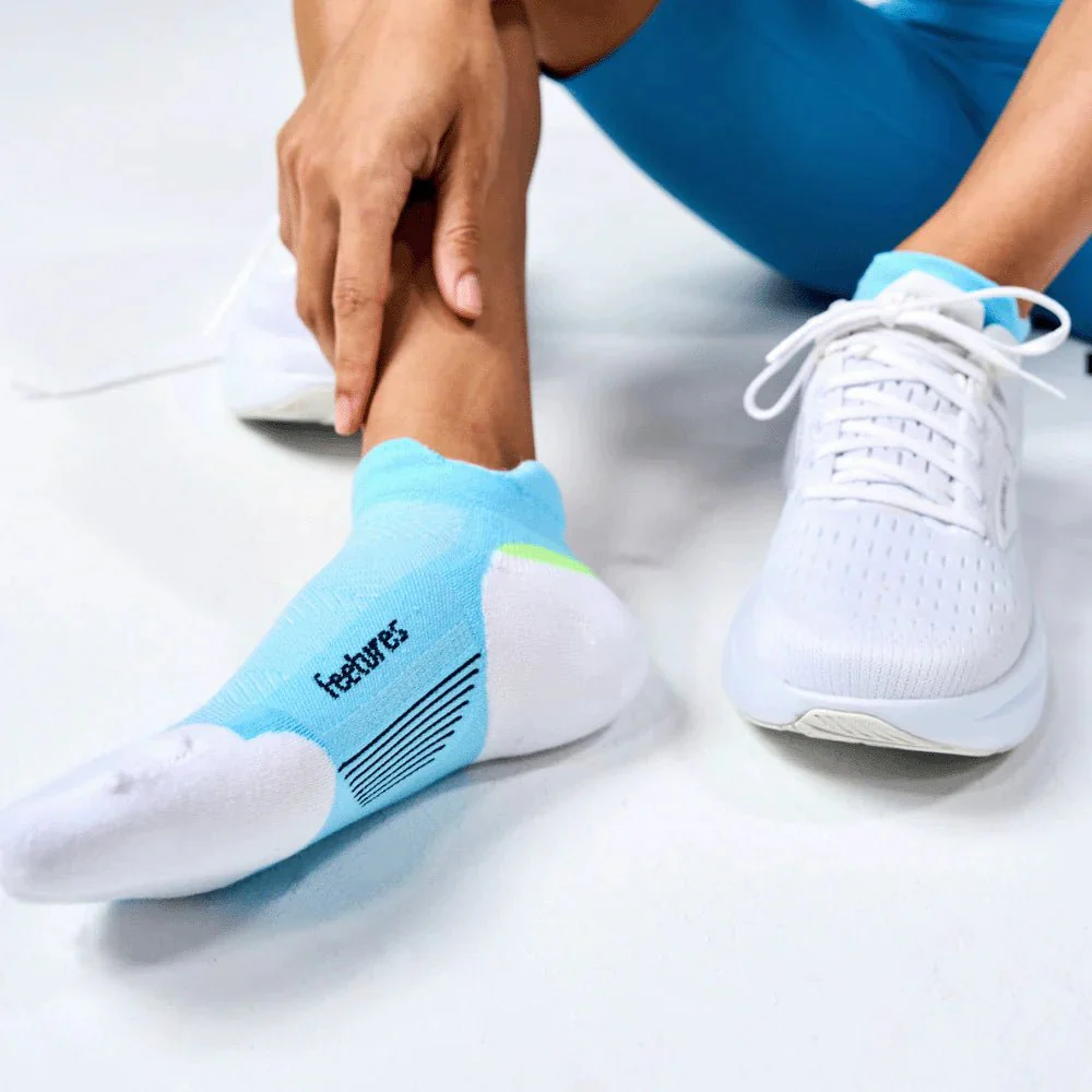 Feetures Elite Max Cushion No-Show Tab Socks - Image 11